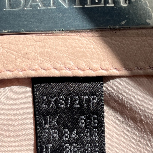 DANIER Women’s cream Leather Jacket - Picture 7 of 8